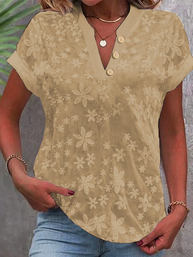 Women's blouse with feminine floral pattern Chic and style