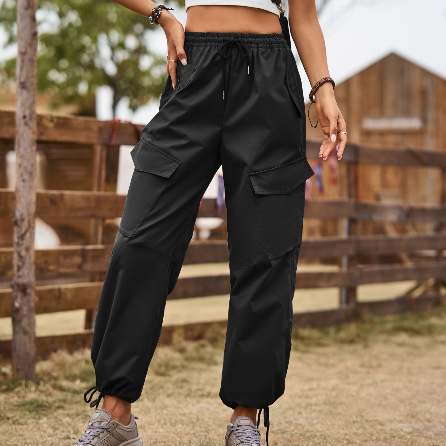 Women's cargo pants with practical pockets and elastic waistband Chic und Stil