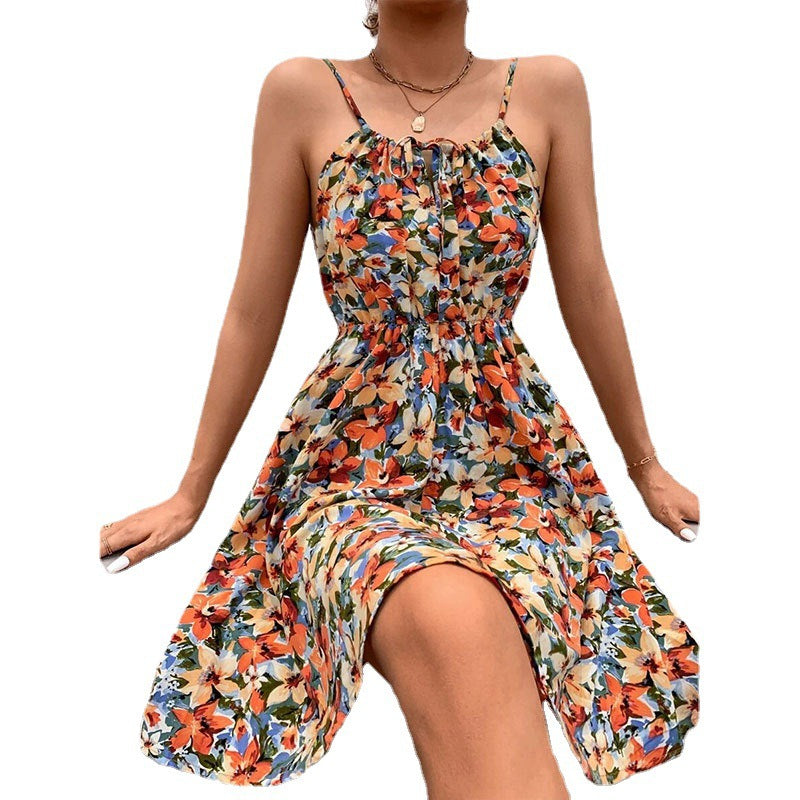 Robe d'été légère pour femmes avec un design floral et des bretelles réglables Chic und Stil