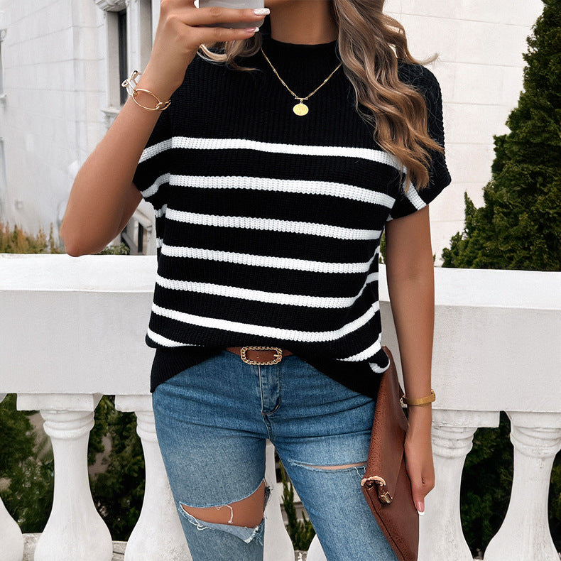 Women's striped knit top with mid-high collar and loose fit Chic und Stil