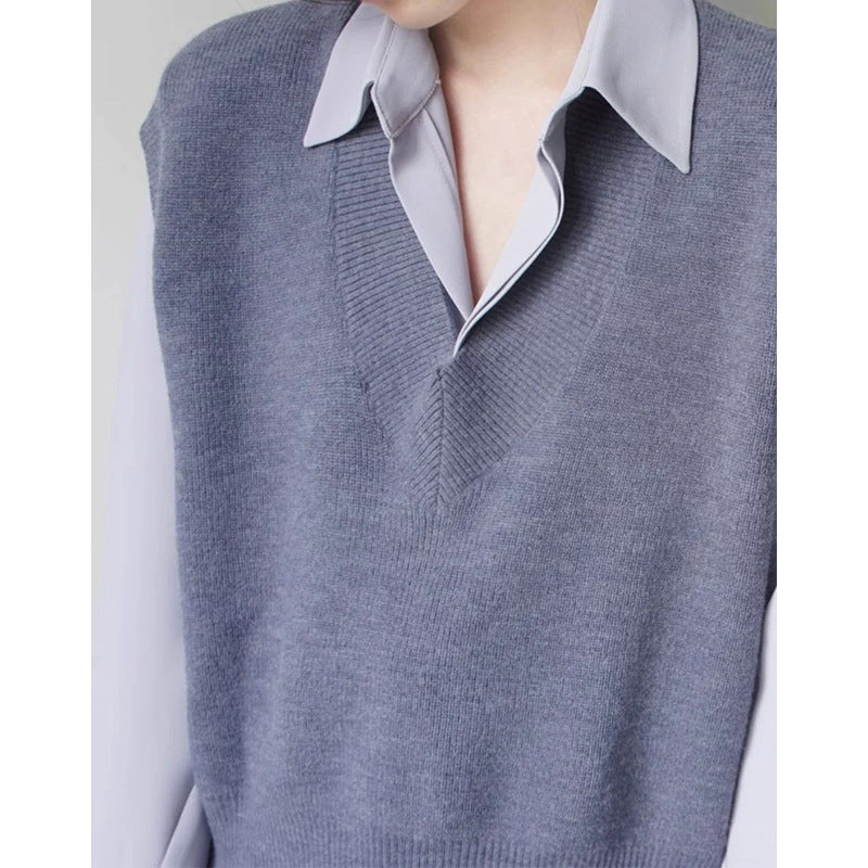 Blouse ajustée pour femmes avec encolure en V et manches évasées subtiles Chic und Stil