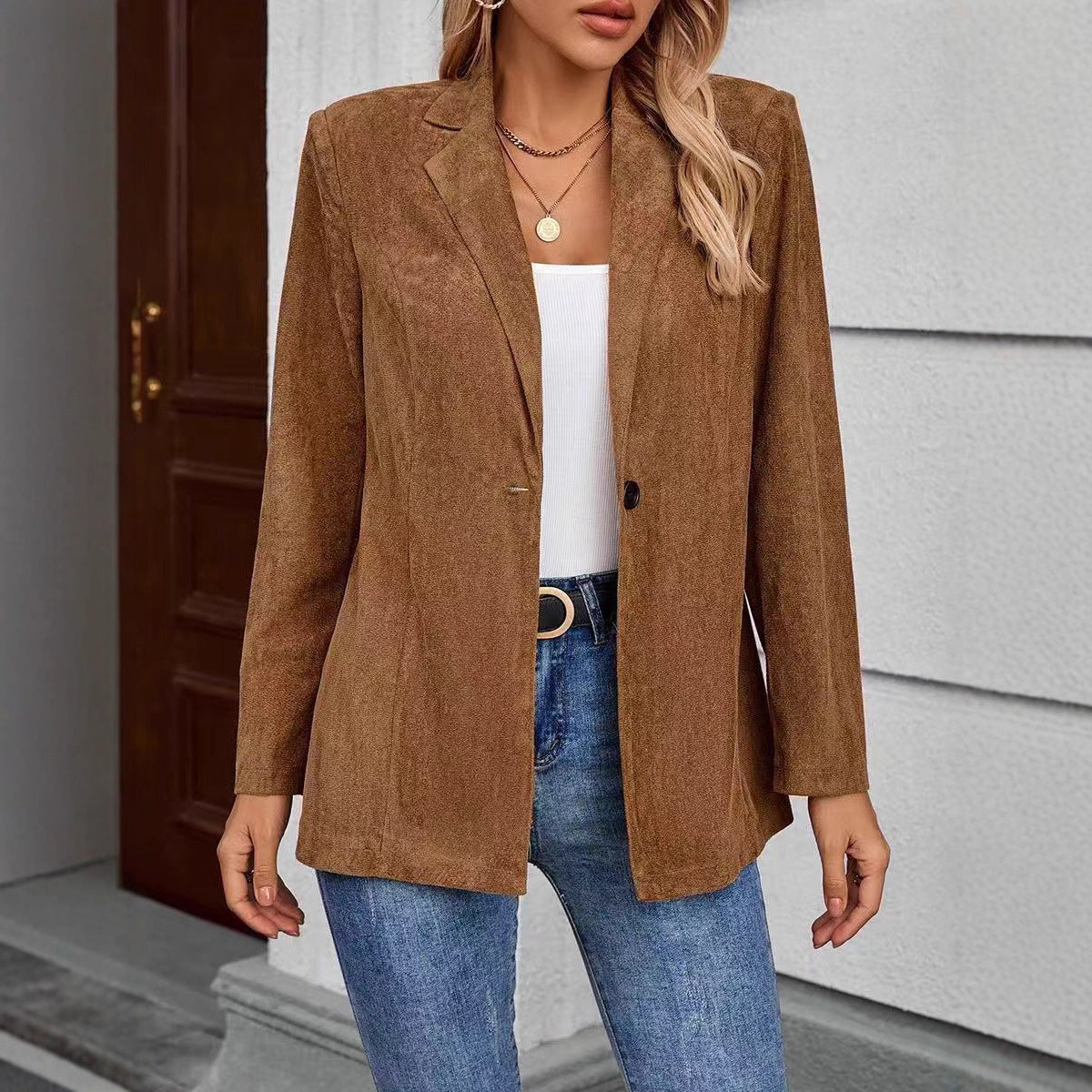 Blazer élégant et structuré pour dames avec poches latérales Chic und Stil