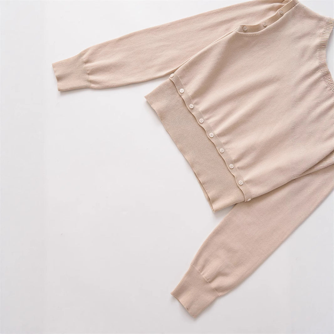 Pull en tricot pour femmes avec décolleté en V et boutons décoratifs Chic und Stil