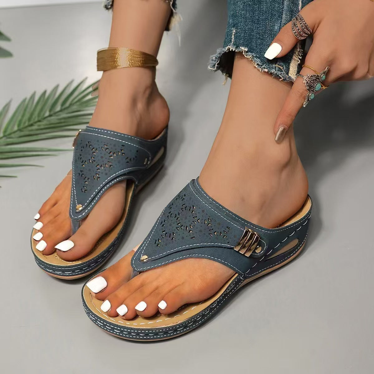 Sandales à glissière élégantes pour dames avec découpes Chic und Stil