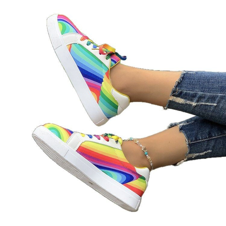 Baskets colorées pour femmes avec des lacets décoratifs et une semelle intérieure respirante Chic und Stil