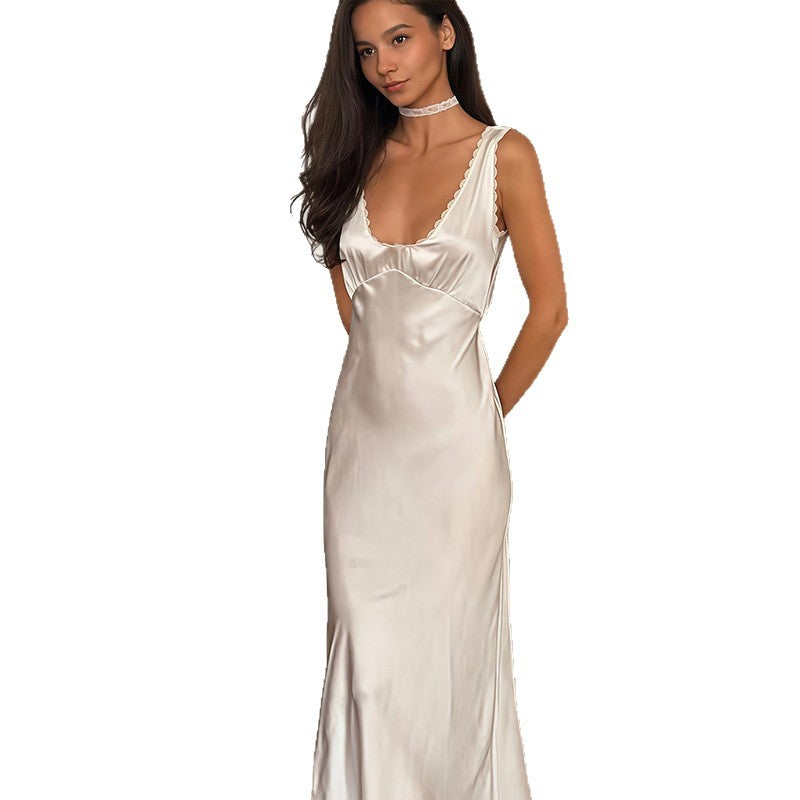Robe maxi en satin pour femmes avec un élégant décolleté en V et des détails fins Chic und Stil