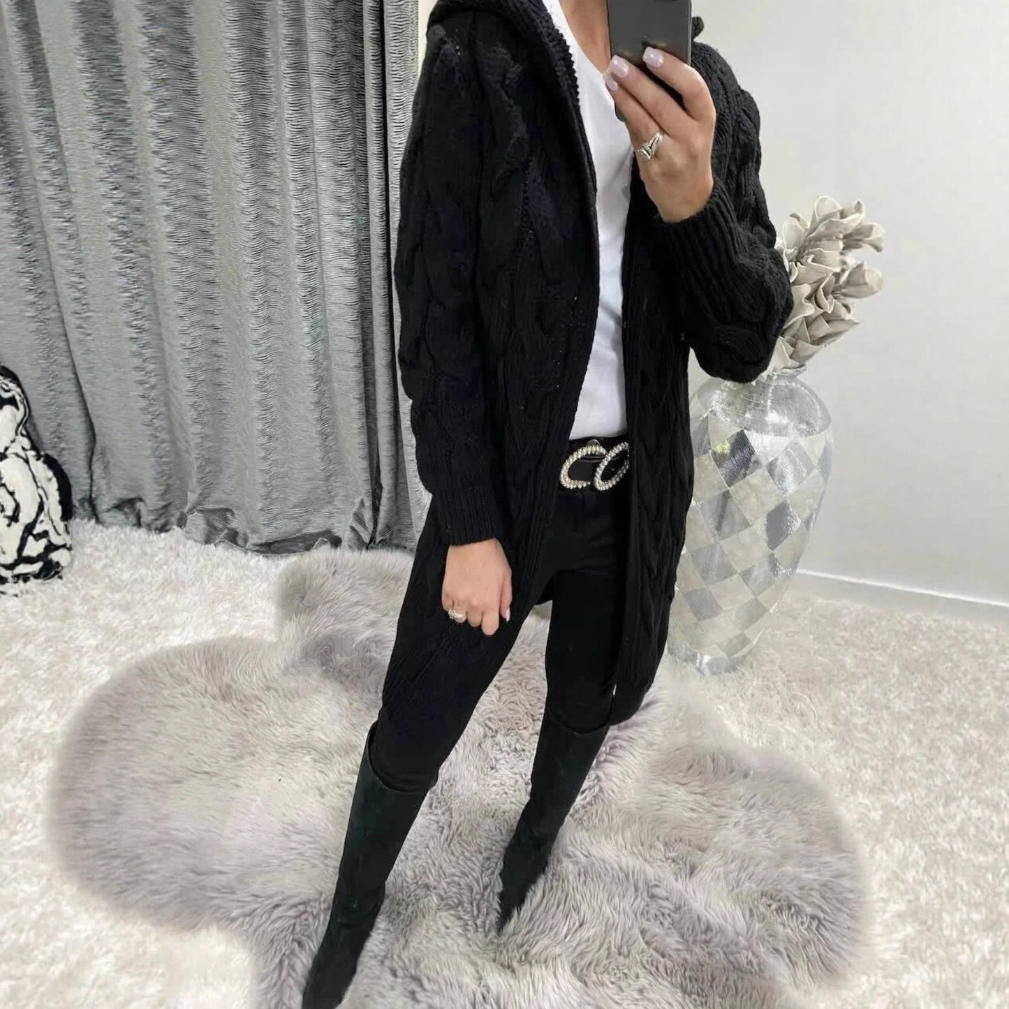 Cardigan femme en gros tricot avec capuche et motif torsadé Chic und Stil