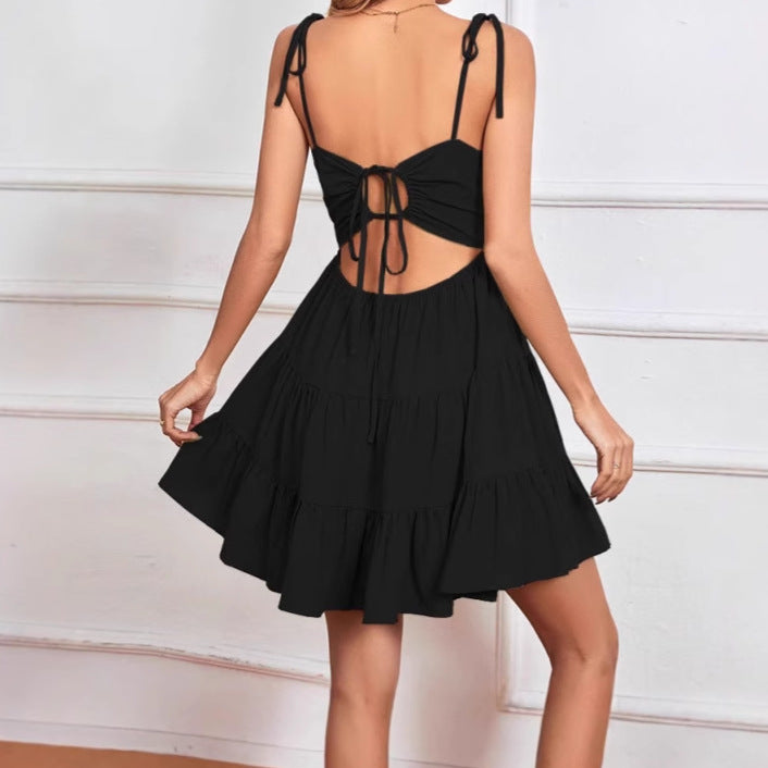 Robe mini pour femmes avec bretelles réglables et jupe froncée Chic und Stil
