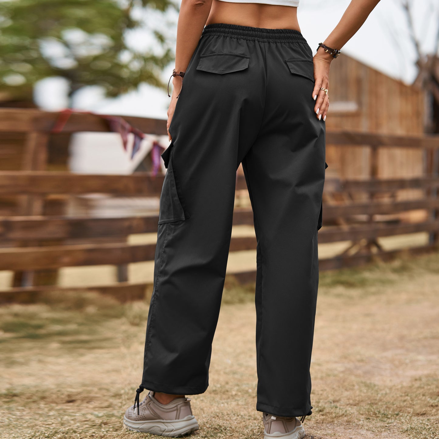 Women's cargo pants with practical pockets and elastic waistband Chic und Stil