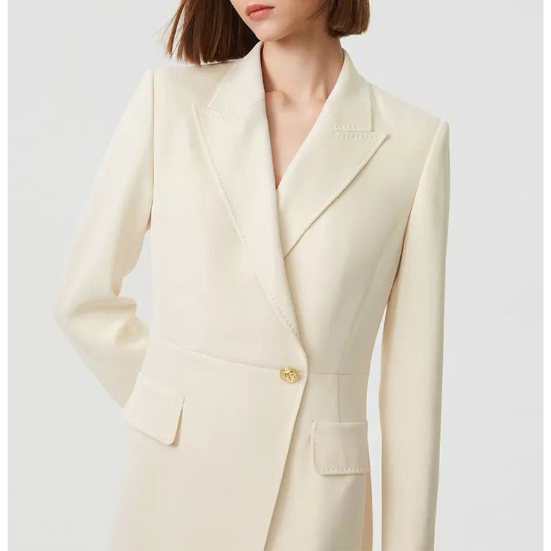 Robe blazer ajustée pour femmes avec détails de boutons dorés Chic und Stil