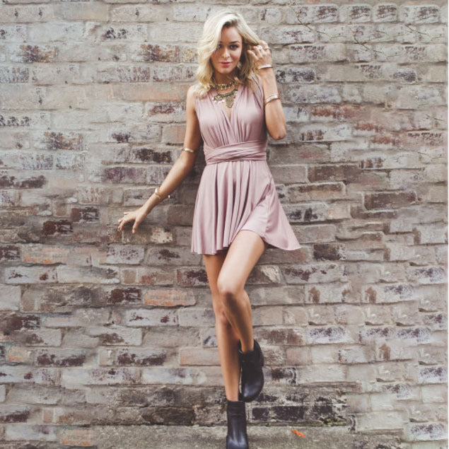 Robe mini évasée et cintrée à cloche Chic und Stil