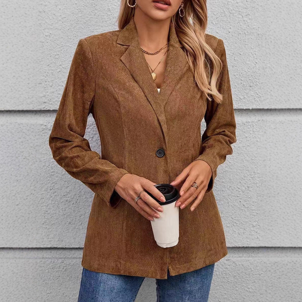 Blazer élégant et structuré pour dames avec poches latérales Chic und Stil