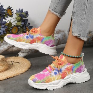 Trendy women's sneakers with floral design and cushioned sole Chic und Stil