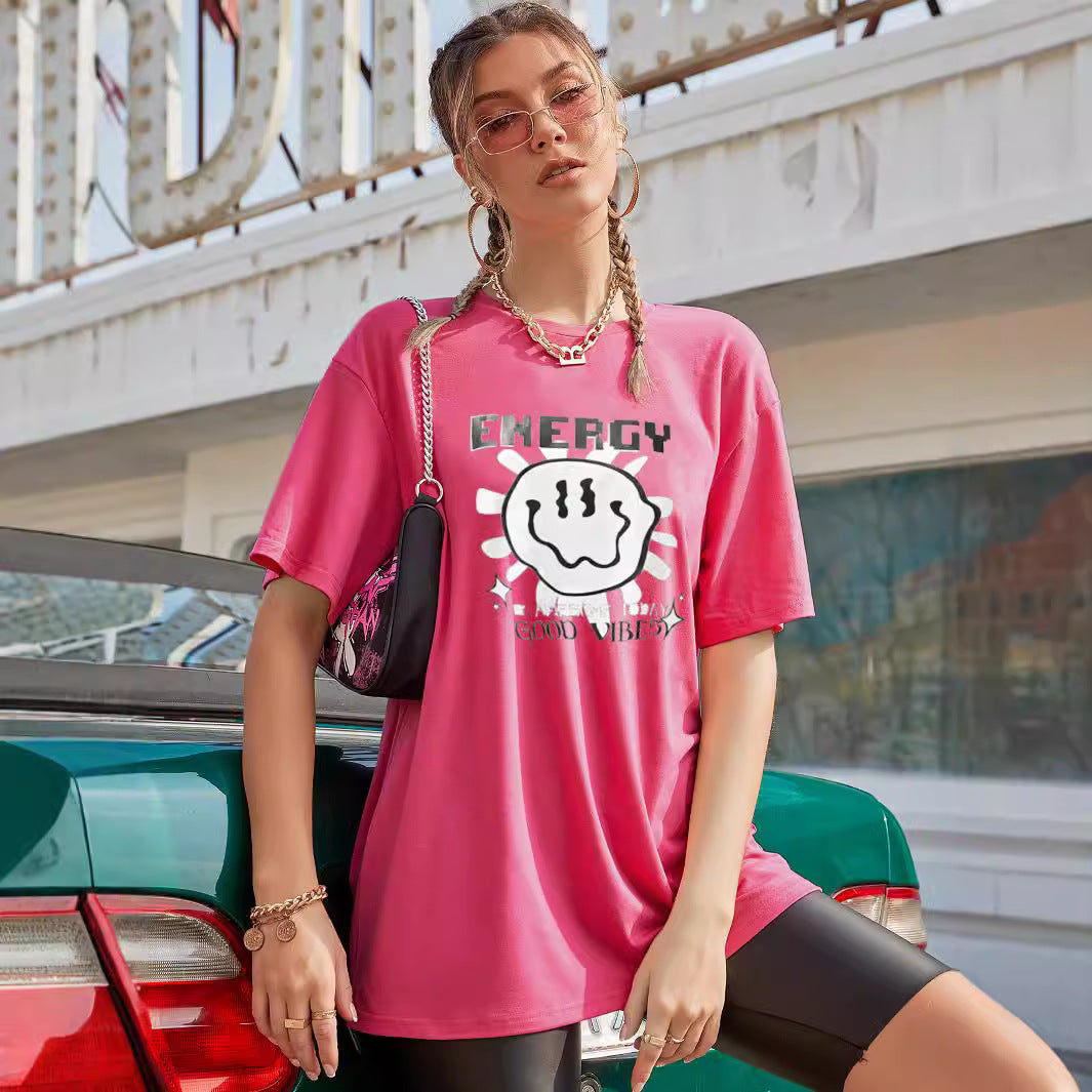 T-shirt oversize pour femmes avec un design graphique accrocheur et une coupe décontractée Chic und Stil