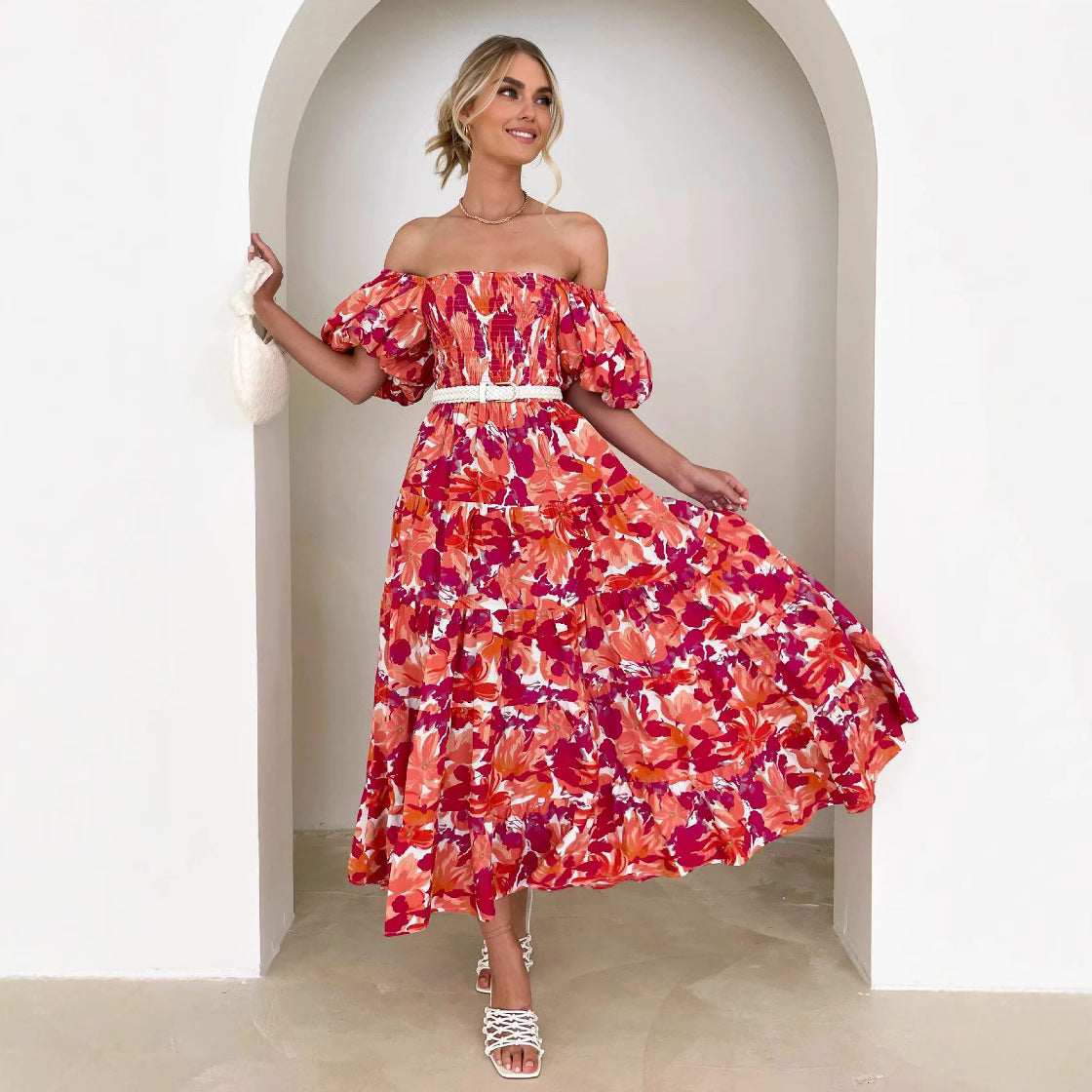 Robe midi florale épaules dénudées Chic und Stil pour femmes