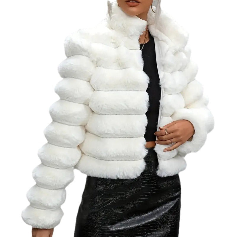 Veste en fausse fourrure matelassée pour femmes à col montant Chic und Stil