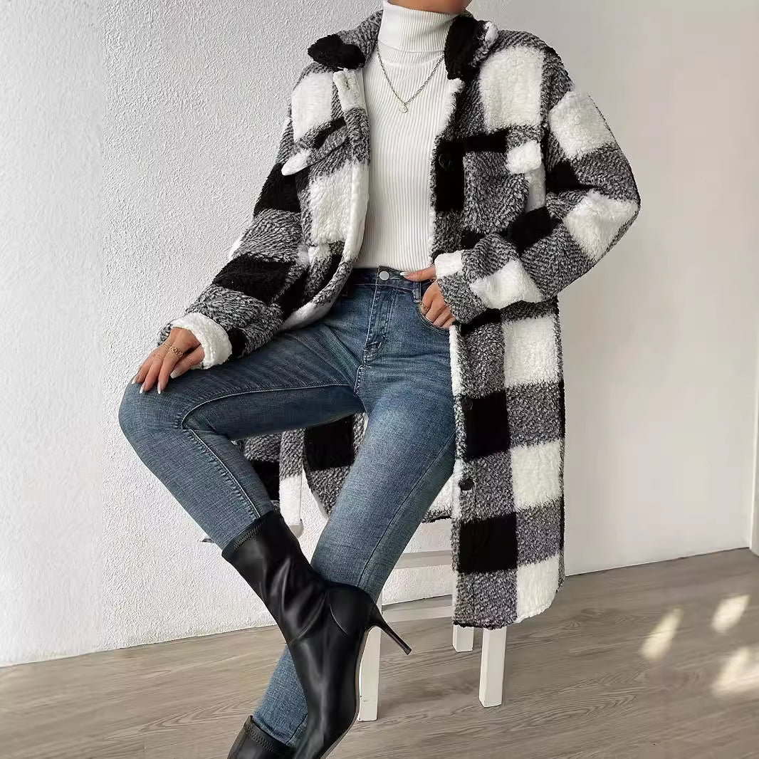 Dame Teddy-pull à capuche avec motif à carreaux et poches pratiques Chic und Stil