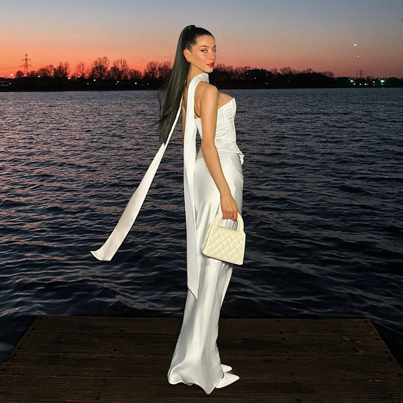 Robe de soirée de haute qualité pour femmes avec une élégante cape Chic und Stil