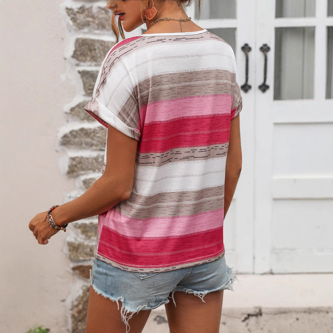 T-shirt court rayé pour femmes avec coupe décontractée Chic und Stil