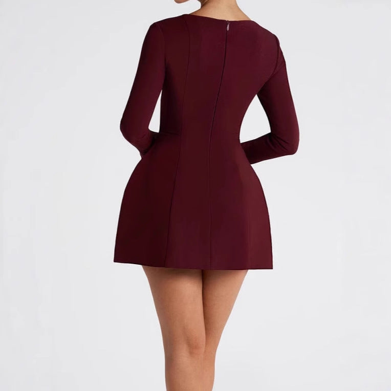 Femmes Robe mini élégante avec décolleté carré et manches évasées Chic und Stil