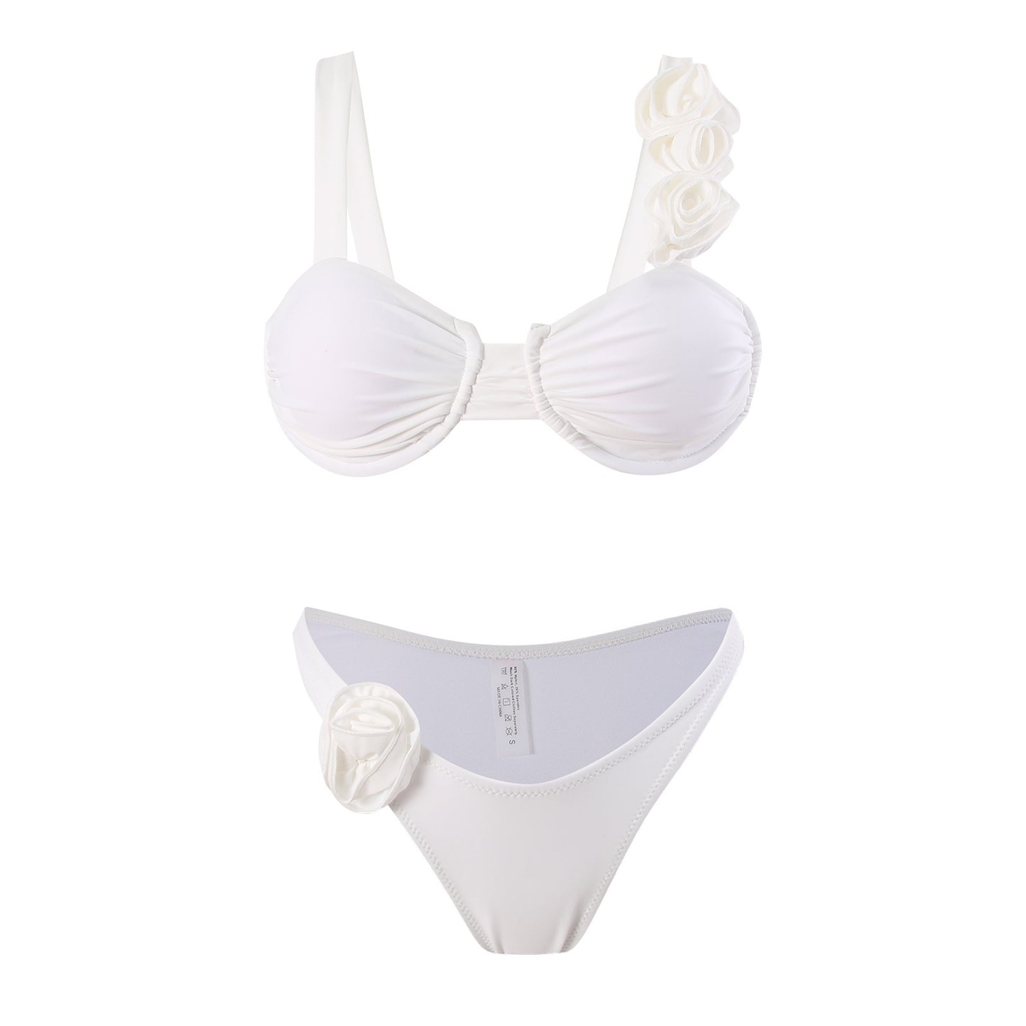 Bikini femme avec des détails de volants à la mode et des appliqués floraux féminins Chic und Stil