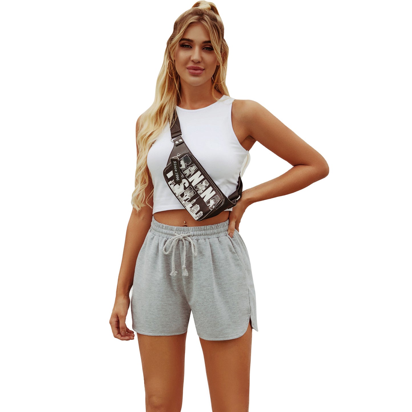 Shorts de sport pour femmes avec taille élastique et fentes latérales Chic und Stil
