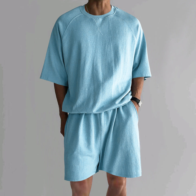 Costume de sport confortable pour hommes avec des manches larges et une taille élastique Chic und Stil