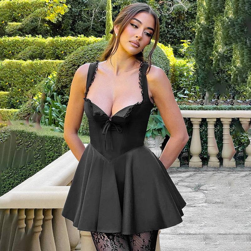 Robe mini femme ludique avec des embellissements en dentelle et un lacet Chic und Stil