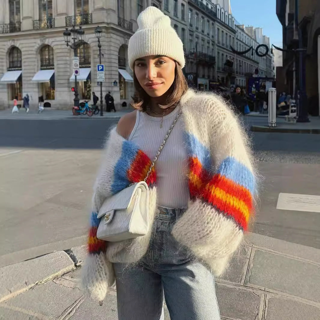 Cardigan en tricot décontracté pour femmes avec des rayures colorées et une coupe ample Chic und Stil