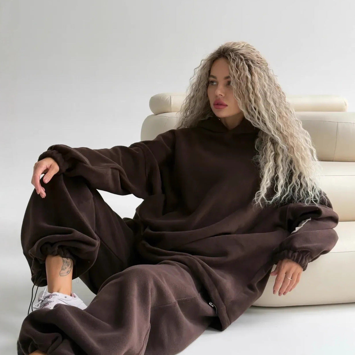 Ladies casual hoodie and loose jogger pants in soft fleece Chic and Style