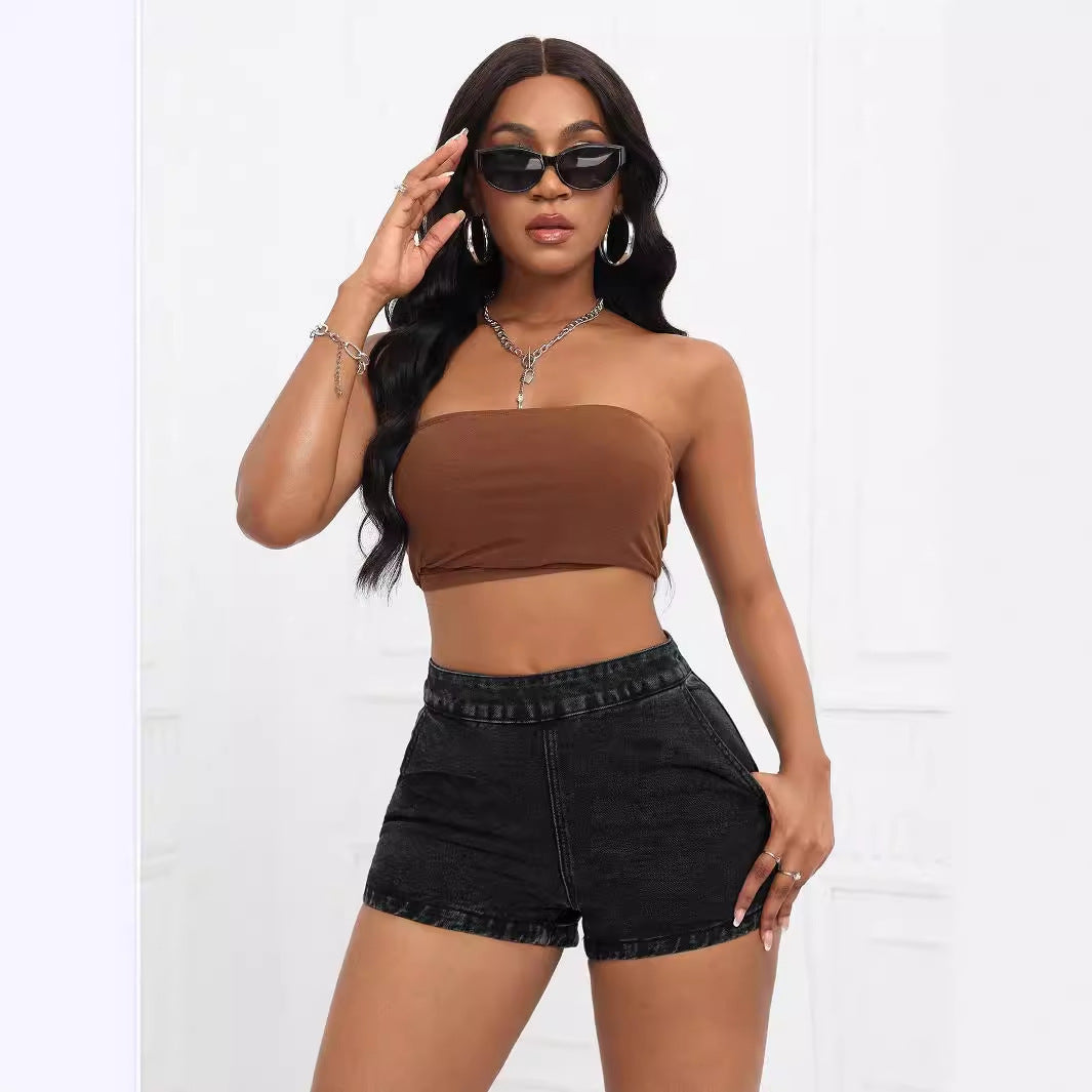 Shorts en denim taille haute pour femmes avec ceinture rembourrée et poches latérales Chic und Stil