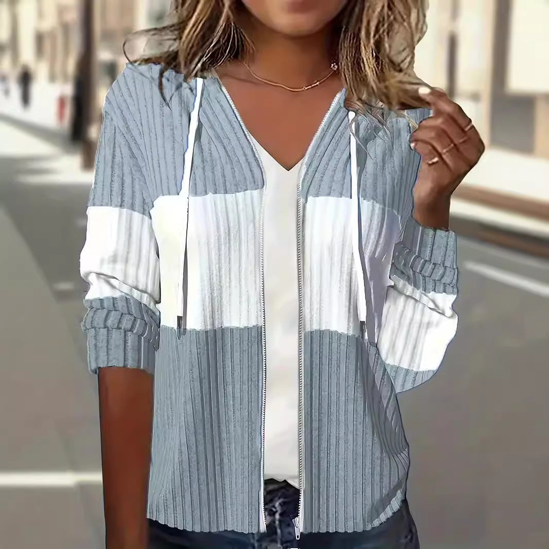Veste de loisirs pour femmes avec motif à côtes texturé et capuche Chic und Stil