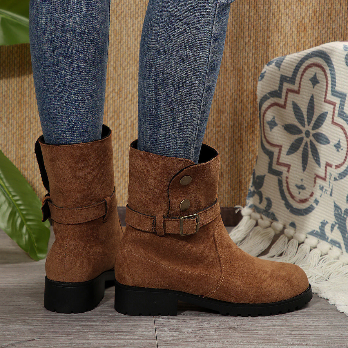 Bottes à la mode pour femmes avec des boucles stylées et un design tendance Chic und Stil