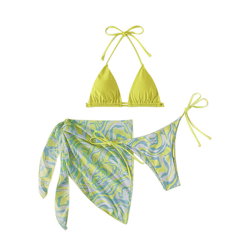 Triangle bikini set for women with stylish cover-up Chic und Stil