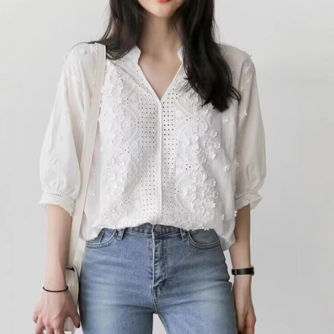 Chemisier femme avec détail brodé et ligne de boutons Chic und Stil