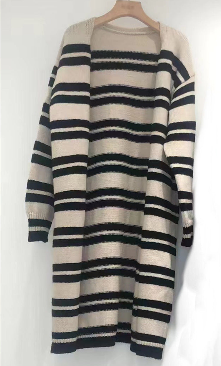 Casual ribbed cardigan for women with a modern striped pattern and an open cut Chic and Style