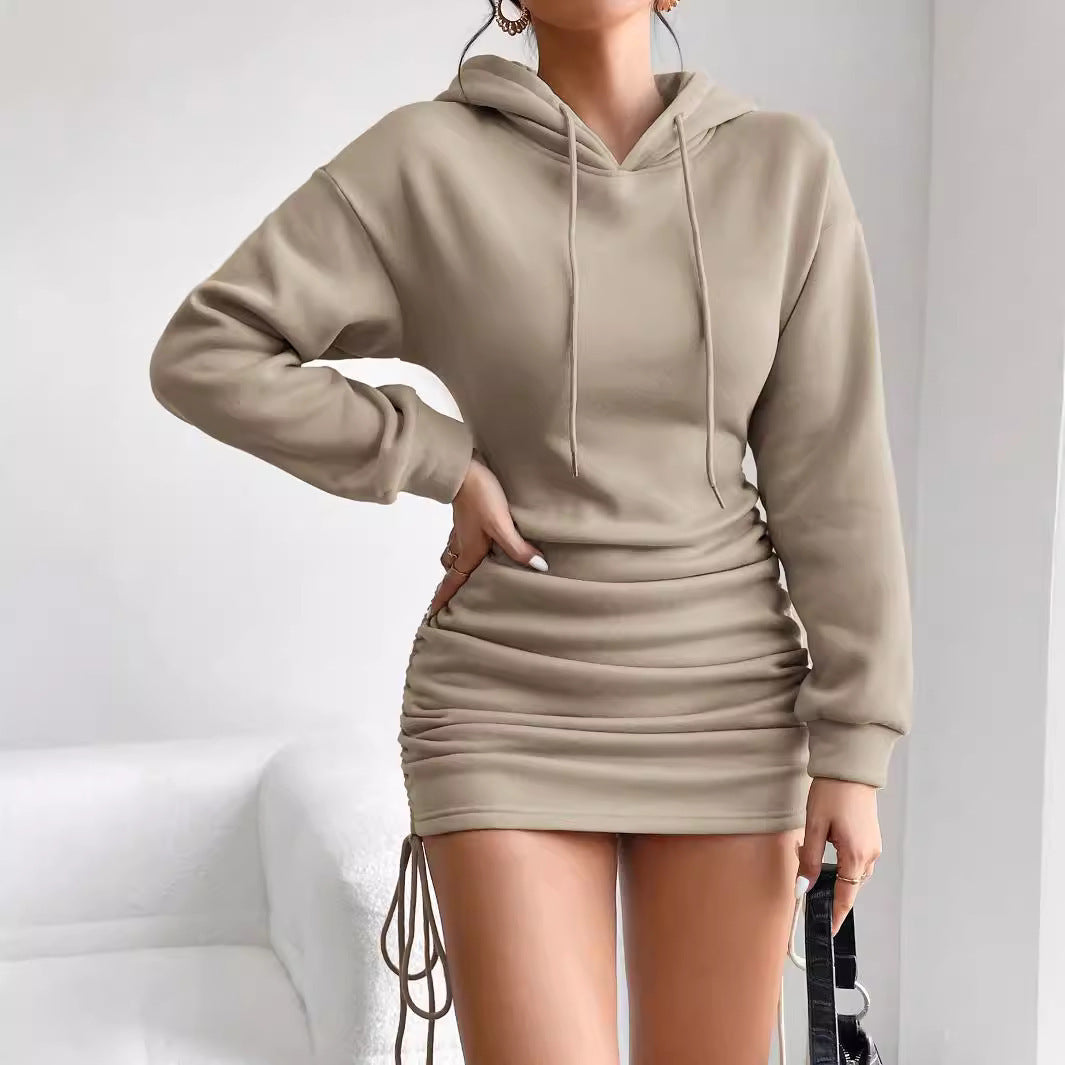 Robe à capuche pour femmes avec design de fronces latérales et cordon ajustable Chic und Stil