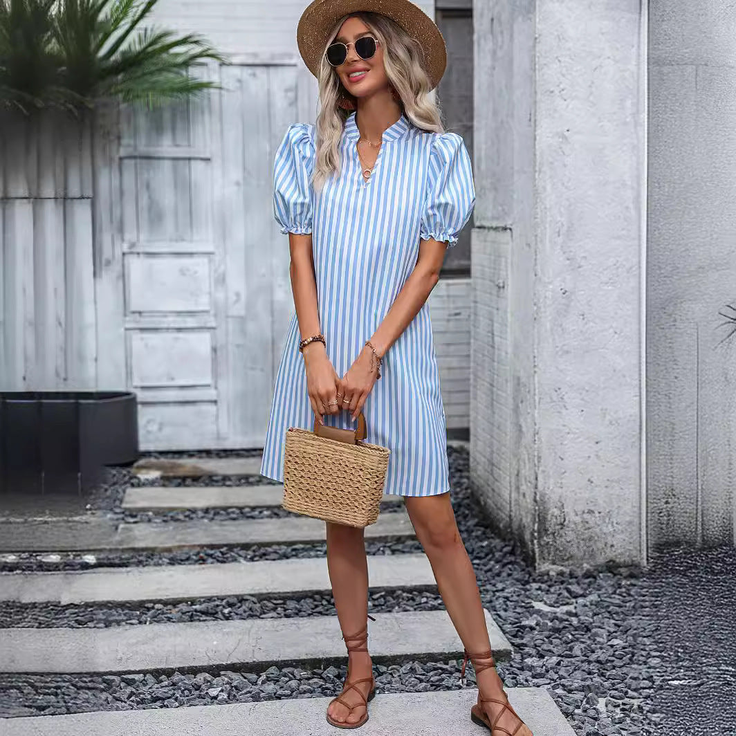 Robe tunique pour femmes avec des manches bouffantes et des rayures modernes Chic und Stil