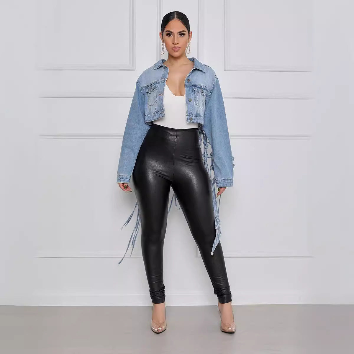 Veste en denim pour femmes avec un détail de nœud unique et une coupe décontractée Chic und Stil