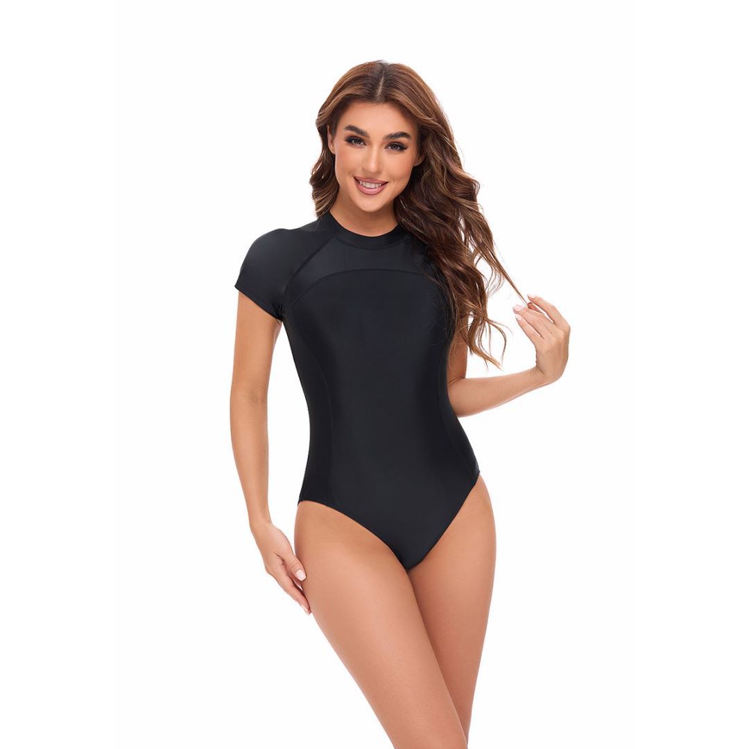 Maillot de bain court à manches courtes sportif pour femme Chic und Stil