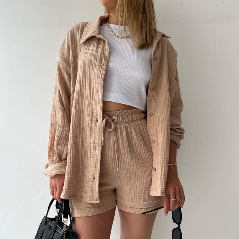Dames Haut décontracté et ensemble de shorts en matériau léger Chic und Stil