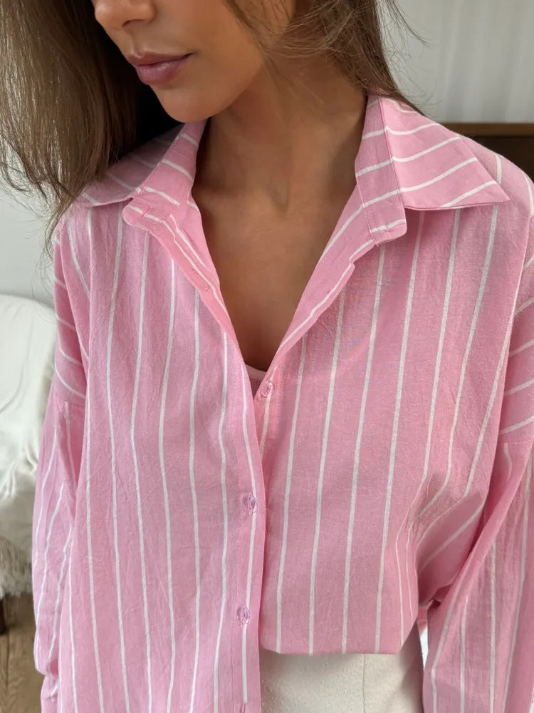 Blouse décontractée pour femmes avec de fines rayures et un matériau léger Chic und Stil