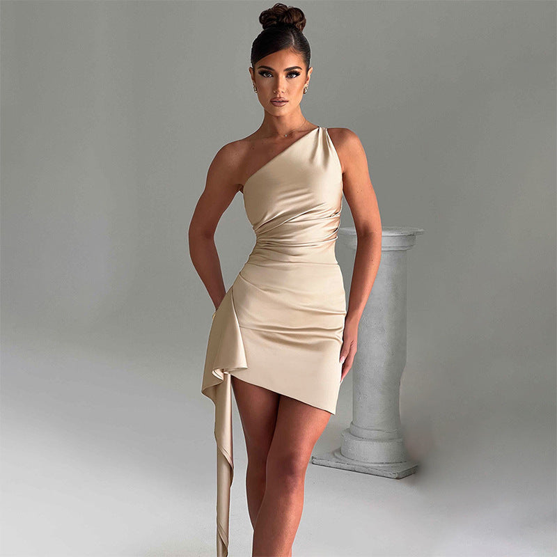Robe de soirée asymétrique pour femmes avec drapés latéraux et ceinture décorative Chic und Stil
