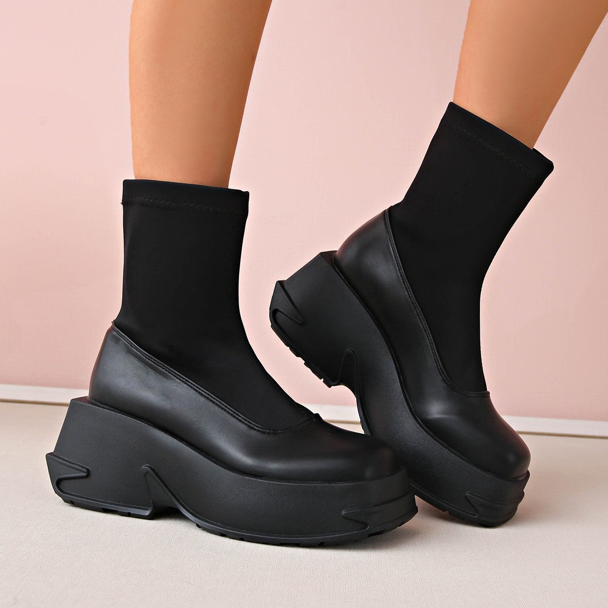 Baskets à plateforme pour femmes avec un design élégant de chaussette et semelle antidérapante Chic und Stil