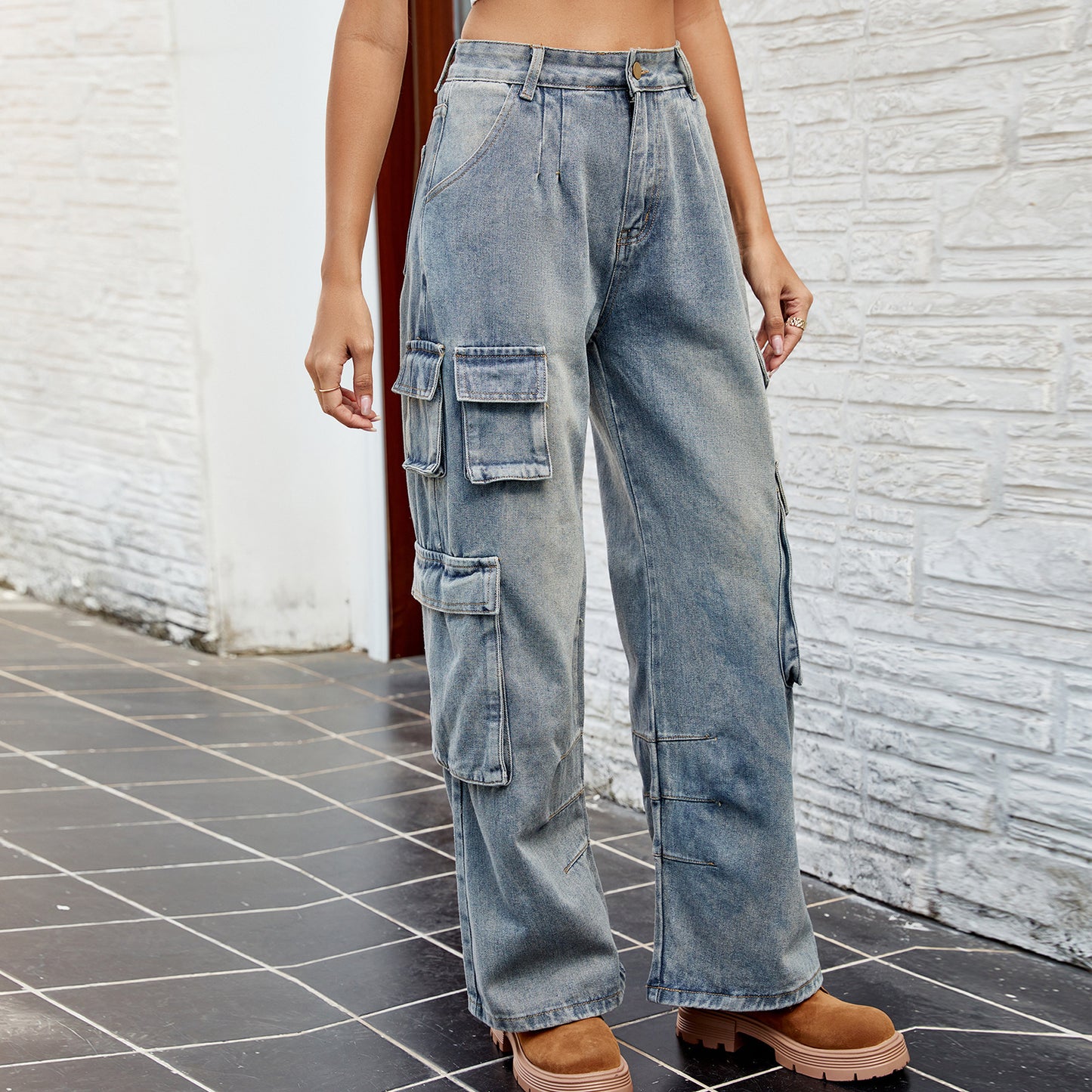 Feminine cargo pants in a relaxed, wide fit with practical side pockets Chic und Stil