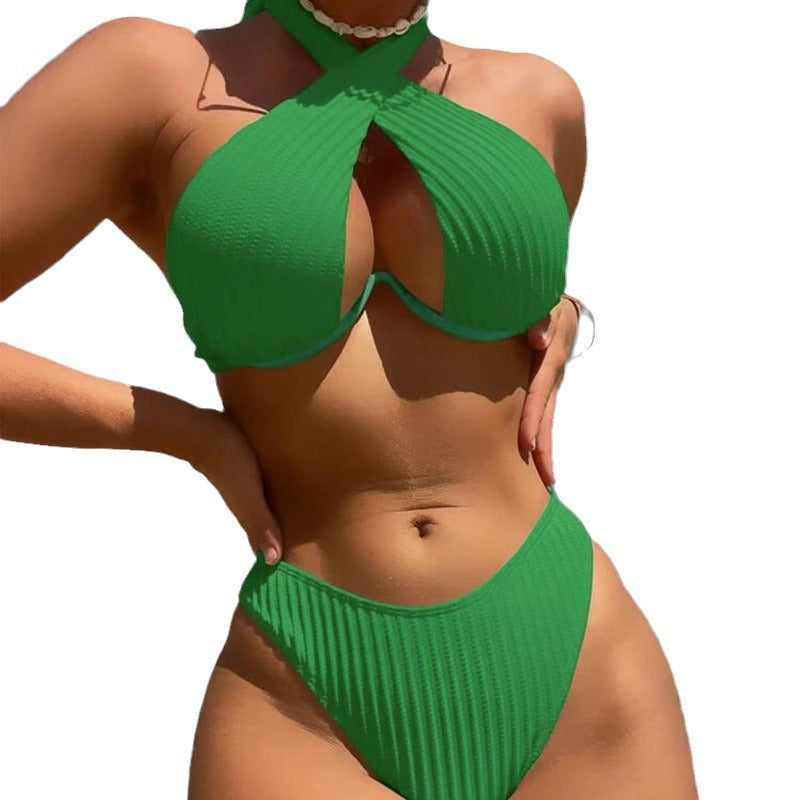 Bikini triangle pour femmes avec design enveloppant innovant et forte échancrure Chic und Stil