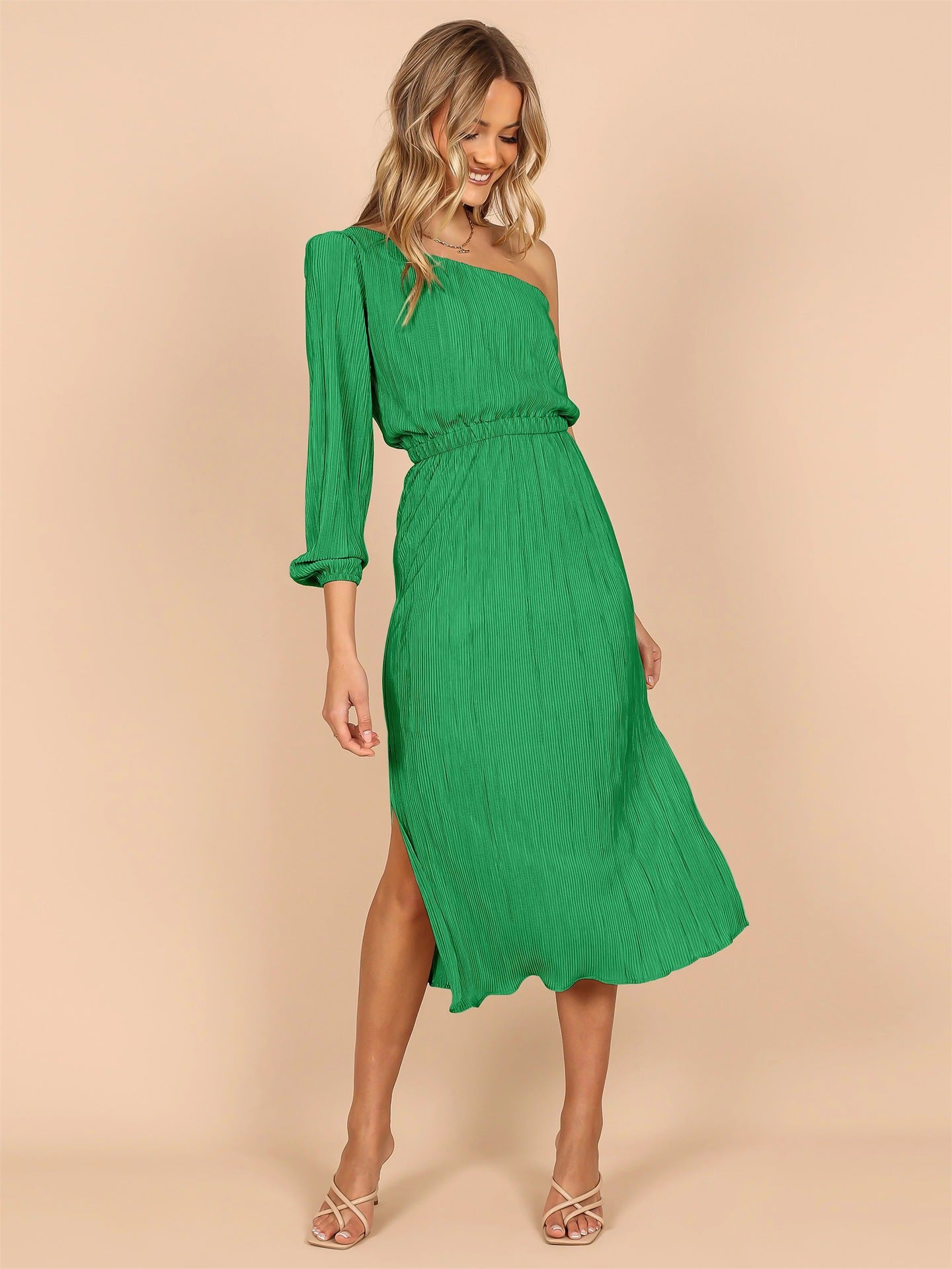 Robe plissée asymétrique pour femmes avec ceinture de taille Chic und Stil