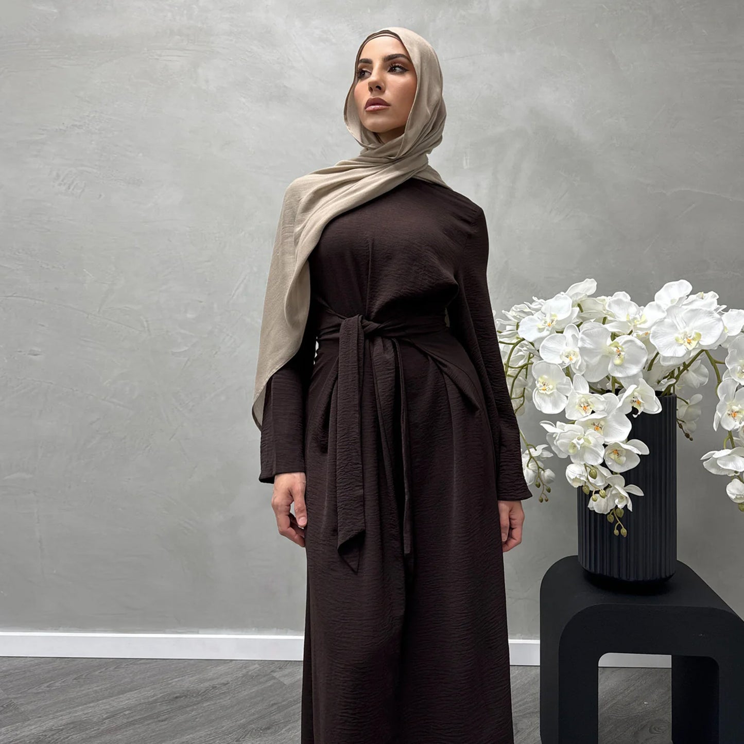 Robe maxi féminine tendance en tissu fluide avec des manches larges Chic und Stil