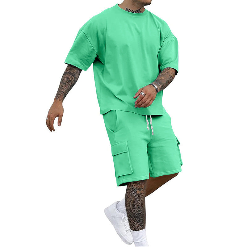 Men's leisure set with oversized t-shirt and cargo shorts Chic und Stil