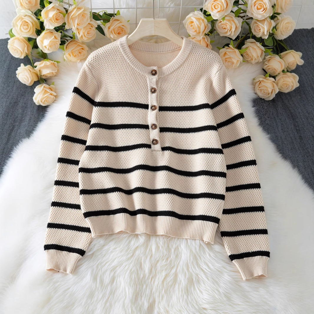 Dames pull en tricot rayé de haute qualité avec détail de bouton et coupe décontractée Chic und Stil